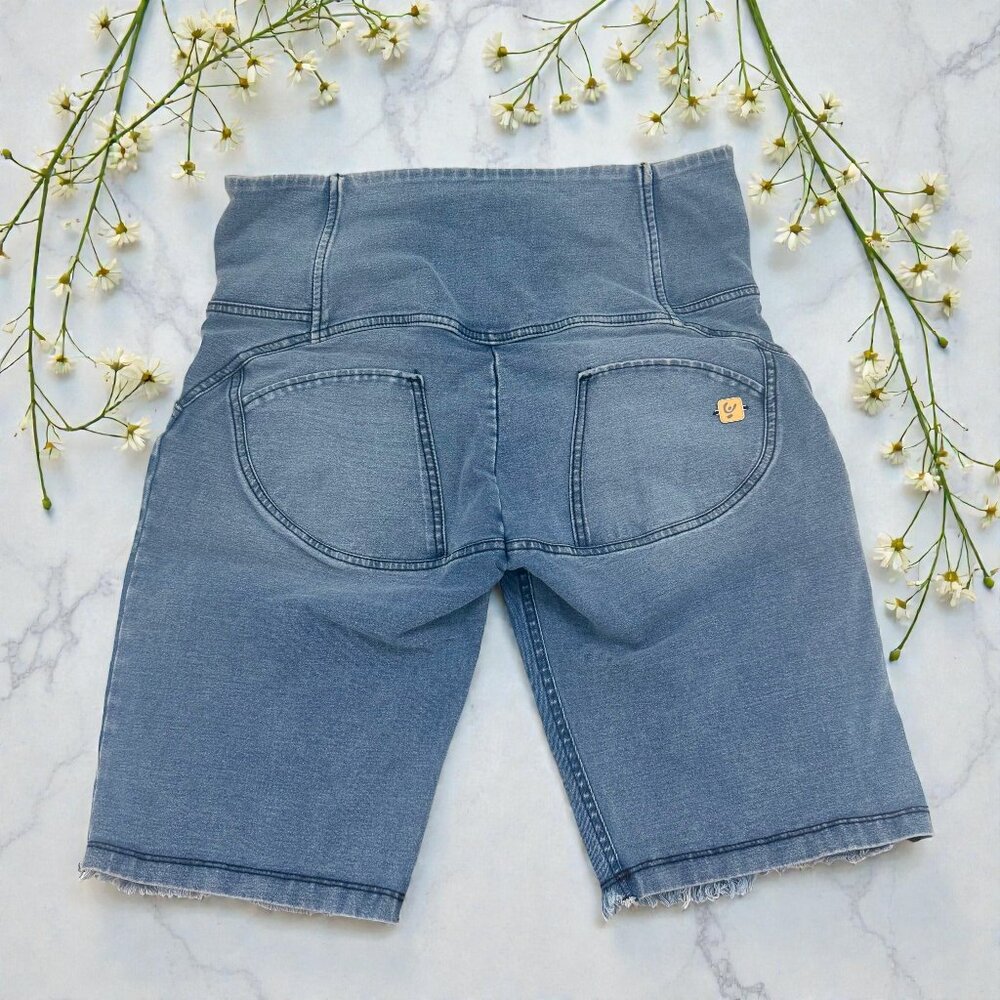 Freddy High Rise Stretch Denim Shorts | Button Detail | Frayed Hem | Size XL